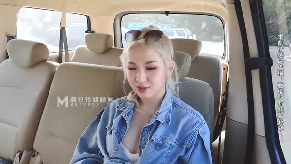 内内传媒RR-009潮吹出租车