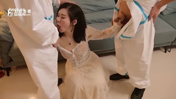 果冻传媒QQCM-014大白特烦恼之白菜换炮2